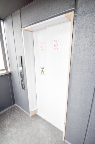 その他共有部分　エレベーターがあると重たい荷物も簡単に部屋まで運べますよエレ