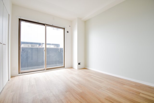 居室・リビング　エアコン付きのお部屋です