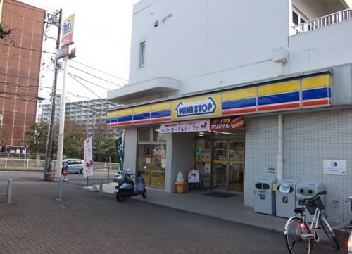 コンビニ　ミニストップ船橋行田店（コンビニ）まで613m