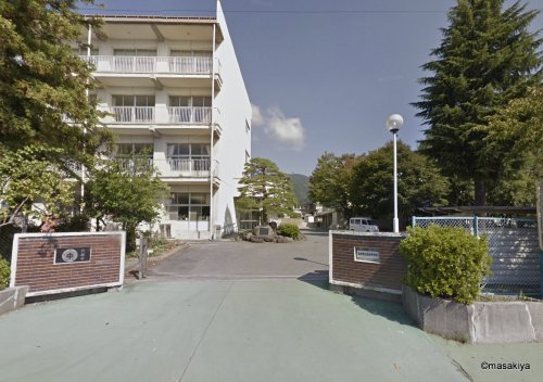 中学校　長野市立北部中学校（中学校）まで797m