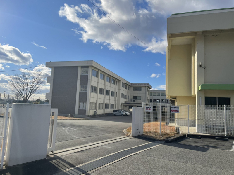 小学校　滝野東小学校（小学校）まで492m
