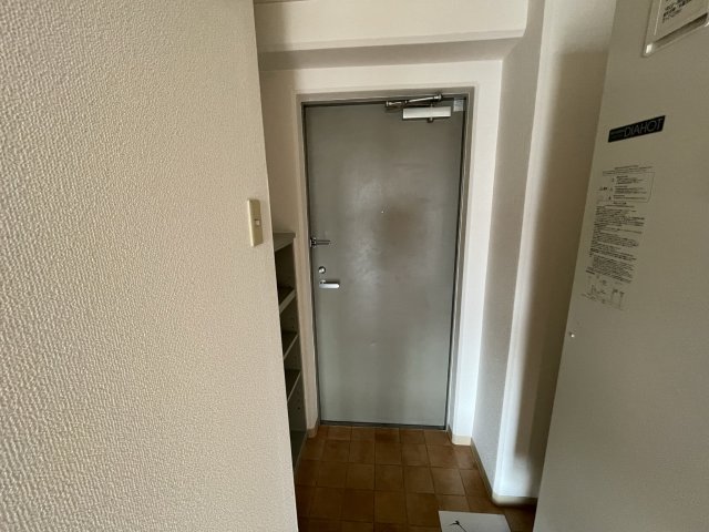 玄関　(参考)同マンション同間取り他部屋の写真
