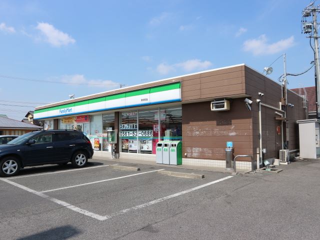 コンビニ　ファミリーマート（コンビニ）まで290m