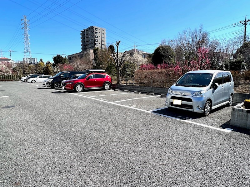 駐車場　敷地内駐車場（空き要確認）