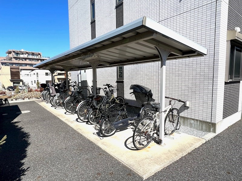 その他共有部分　屋根付きの駐輪場