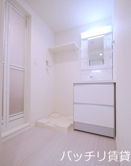 洗面設備　画像は別号室タイプの為、現状を優先致します。