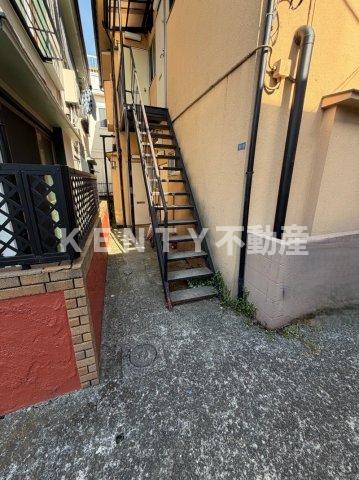 エントランス　建物の内部です