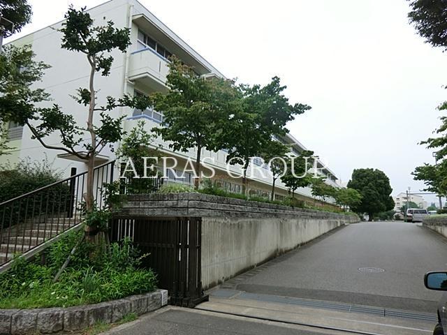 中学校　印西市立西の原中学校（中学校）まで973m