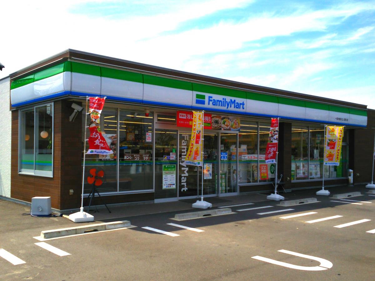 コンビニ　ファミリーマート 一宮木曽川七ノ通り店（コンビニ）まで672m