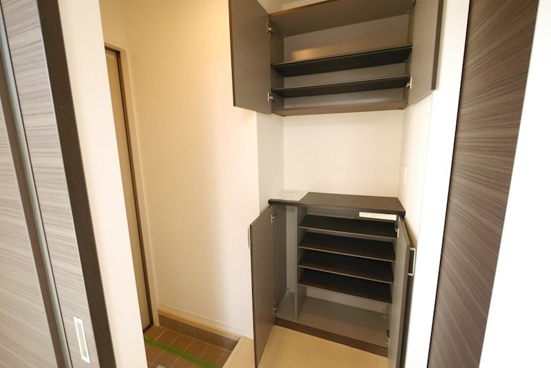 玄関　シューズボックス付き