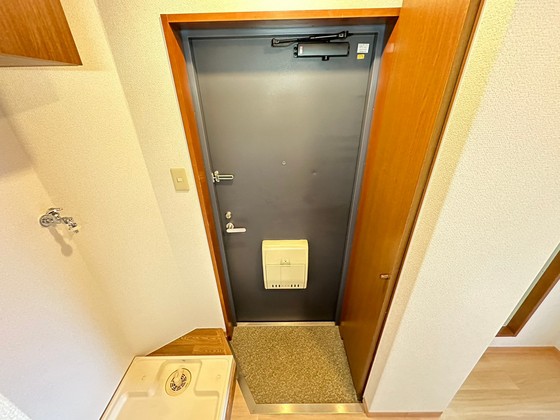 玄関　※別部屋の写真です