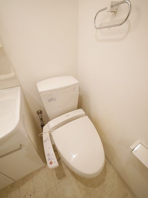 トイレ　★うれしいウォシュレット付きトイレ★