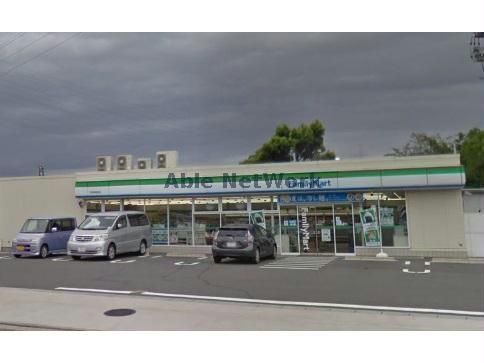 コンビニ　ファミリーマート刈谷築地町店（コンビニ）まで617m