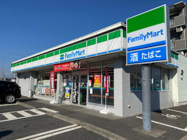 コンビニ　ファミリーマート日野四谷橋店（コンビニ）まで570m