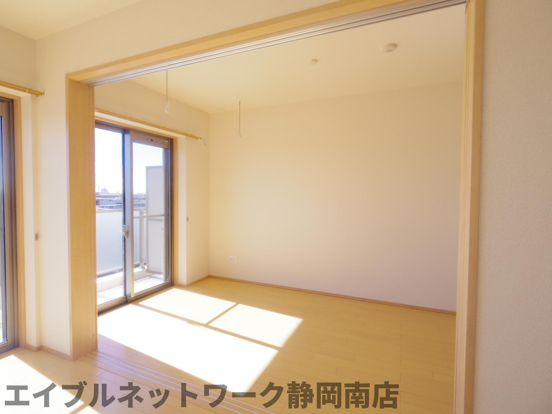 その他　きれいな洋室です