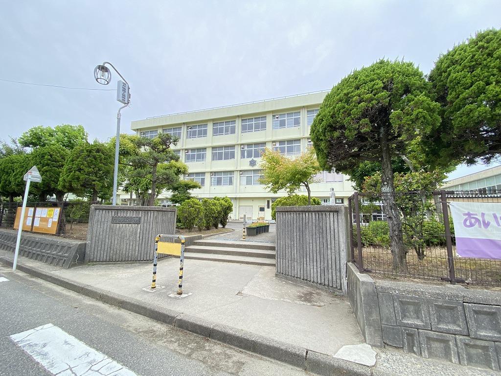 小学校　新潟市立坂井輪小学校（小学校）まで741m