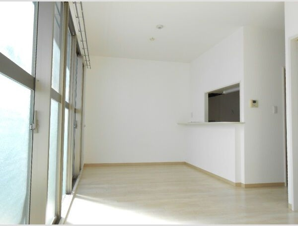 居室・リビング　※写真は同じマンションの違う部屋のものになります。