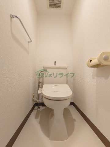 トイレ　別部屋参考写真となります。