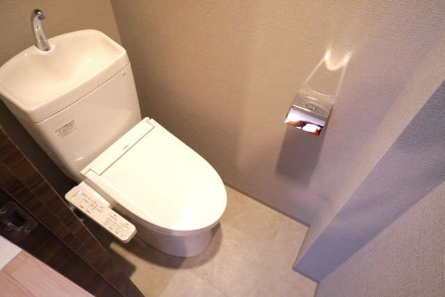 トイレ　※写真は同タイプ住戸です。