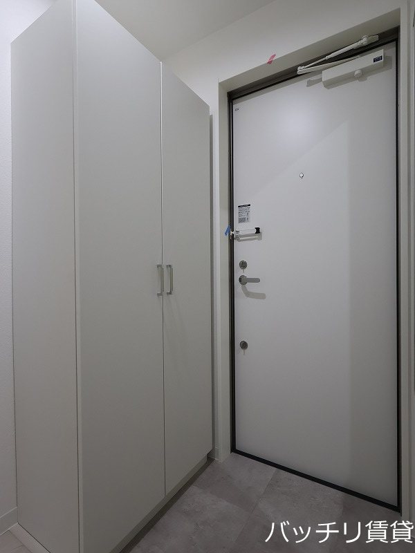 玄関　画像は、同型タイプの為、現状を優先いたします。