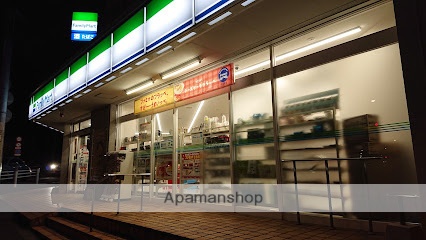 コンビニ　ファミリーマート新宿弁天町店（コンビニ）まで242m