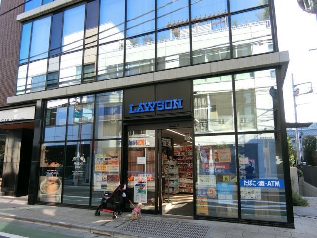 コンビニ　ローソン神宮前三丁目店（コンビニ）まで83m