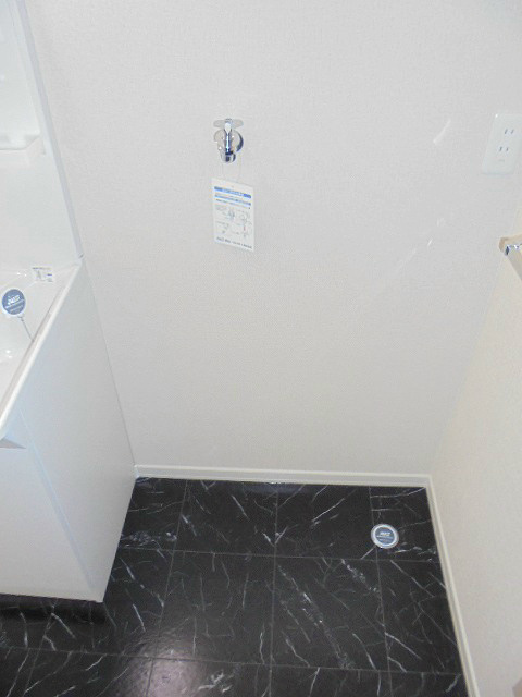 その他　洗濯機置き場写真は203号室です（参考）