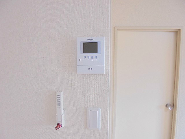 セキュリティ　写真は203号室です（参考）