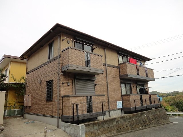 建物外観　築9年の人気の大和施工の共同住宅です。