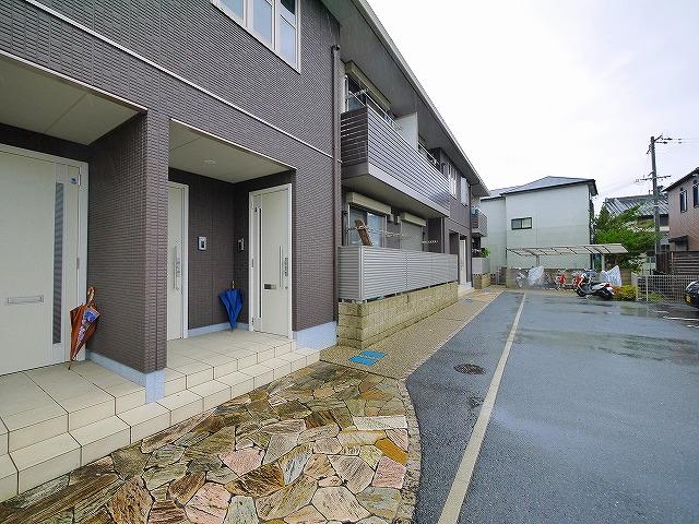 その他共有部分　落ち着いたエントランスです