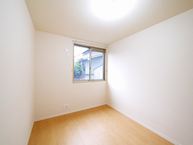 その他部屋・スペース　広々とした洋室です