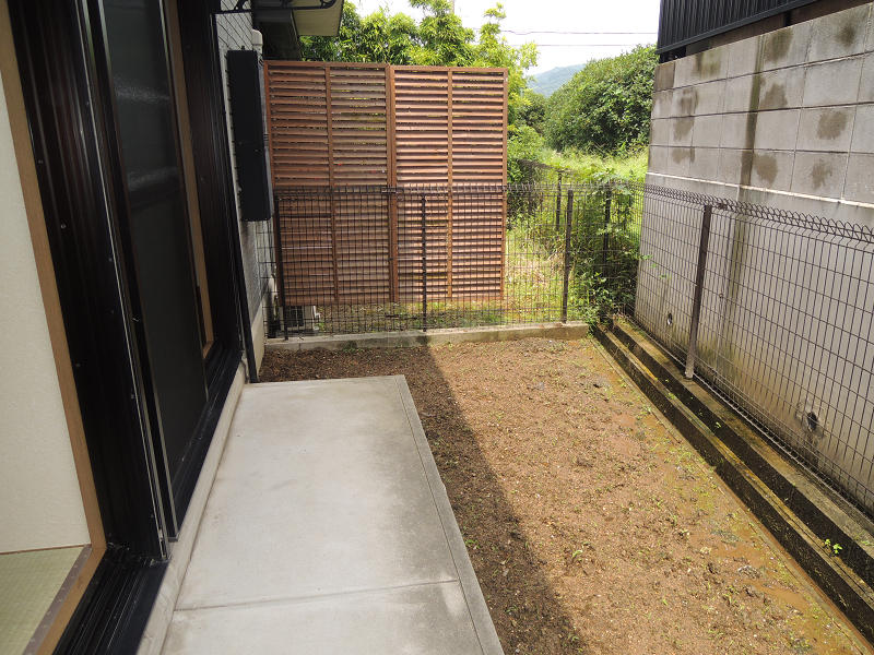 バルコニー　１F専用庭