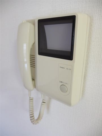 セキュリティ　女性の方でも安心のモニター付きインターホン♪