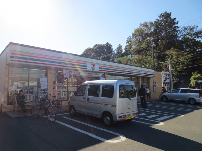 コンビニ　セブンイレブン（コンビニ）まで850m