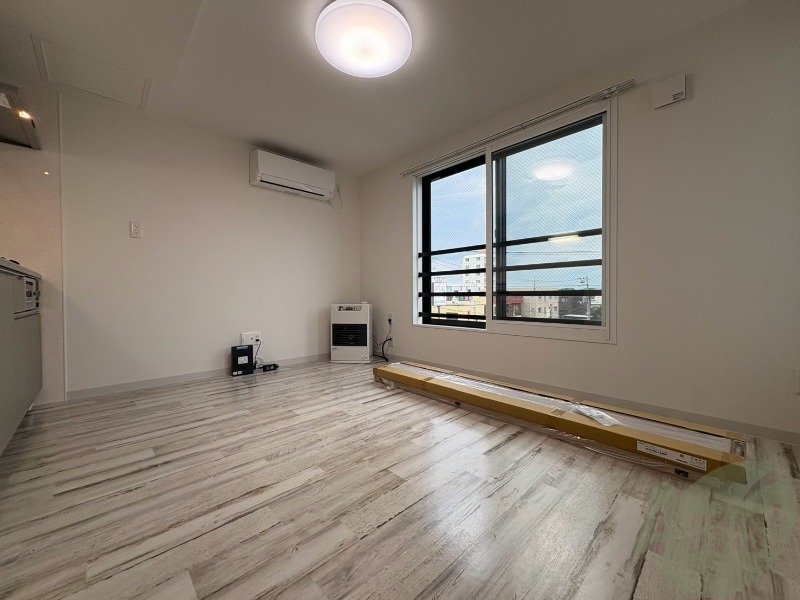 居室・リビング　広くてキレイなお部屋が広がっていて、充実した生活が送れそう。