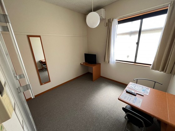 居室・リビング　※別号室の写真です