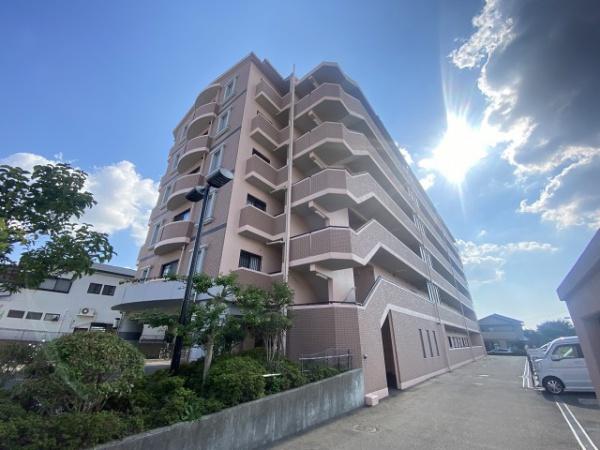 建物外観　鉄筋コンクリートマンション！