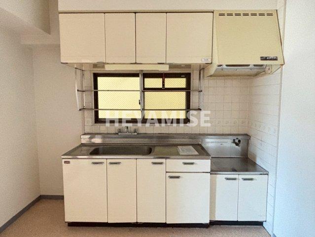 キッチン　※同間取りの別の階のお部屋の画像です※現況を優先します