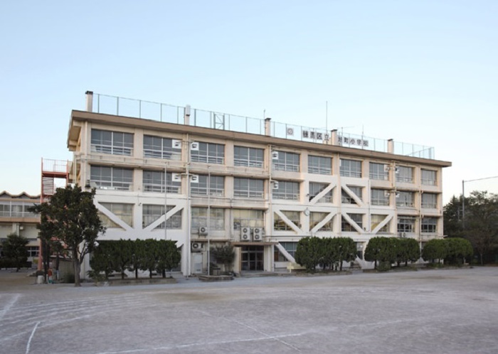 小学校　練馬区立旭町小学校（小学校）まで270m