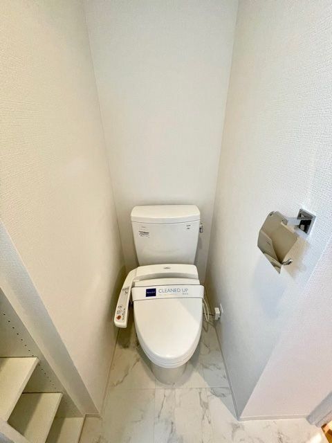 トイレ　※同タイプの別のお部屋です。