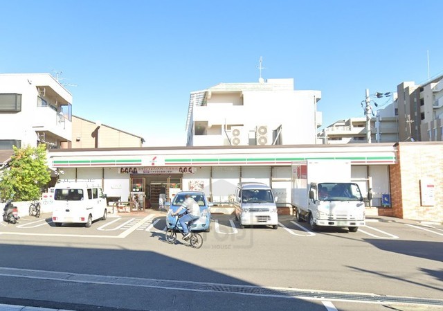 コンビニ　セブンイレブン　豊中中桜塚5丁目店（コンビニ）まで207m