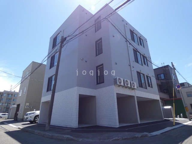 建物外観　エルフ１１
