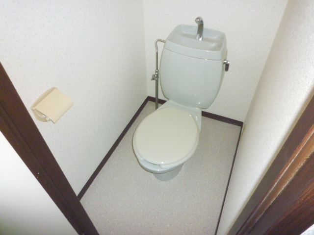トイレ　別号室の参考写真です。