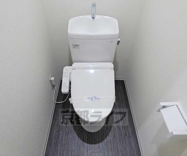 トイレ　ウォシュレット付きです
