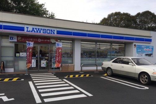 コンビニ　ローソン 横浜フィールドアスレチック前店（コンビニ）まで1203m