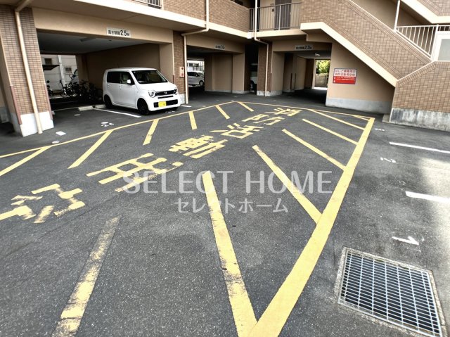 駐車場　駐車場に車を止められます