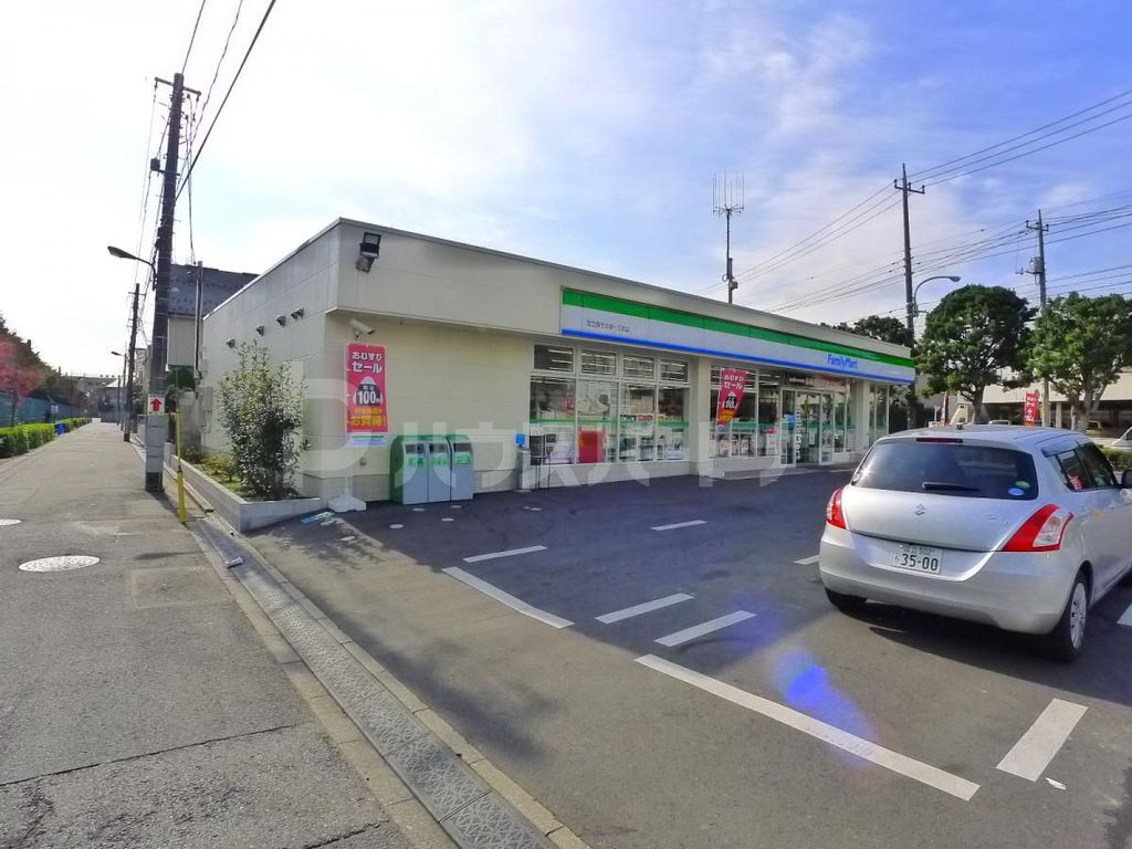 コンビニ　ファミリーマート足立西竹の塚一丁目店（コンビニ）まで160m