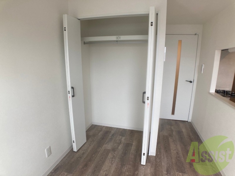 収納　寝室の収納です。部屋がすっきり片付きます。