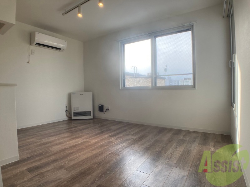 居室・リビング　広くてキレイなお部屋が広がっていて、充実した生活が送れそう。