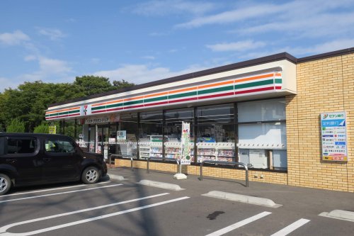 コンビニ　セブンイレブン 小山駅南5丁目店（コンビニ）まで694m